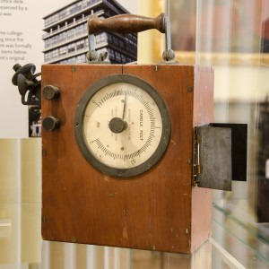 Trotter Pattern Portable Photometer, by Everett Edgcumbe, c.1910; inv. 13422