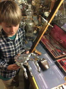 A prosthetic hand and the Museum object which inspired it